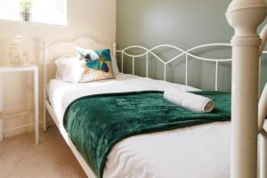ORCHID 4BR, 5BR if sofabed, NR A14 & M11