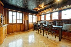 Villa Philipp Plein - Designervilla mit Pool