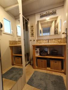 Maisons de vacances Charmante maison au calme proche des commodites : photos des chambres