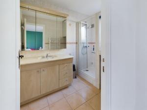 Appartements Charming 2-room appt, 2 steps from sea and shops : photos des chambres