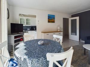 Appartements Charming 2-room appt, 2 steps from sea and shops : photos des chambres