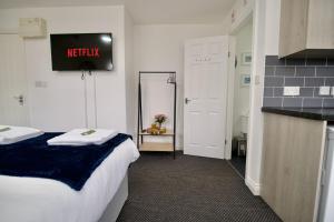 Gosford Park Studio 8 - Coventry