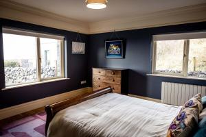 Cliff View Apartment