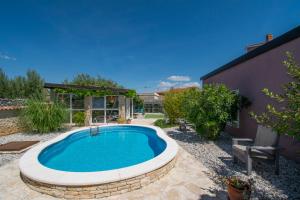 Arwen, Apartment with pool