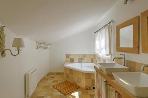 Maisons de vacances Mas La Thebaide : photos des chambres