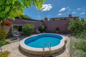 Arwen, Apartment with pool