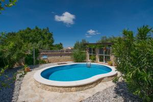 Arwen, Apartment with pool
