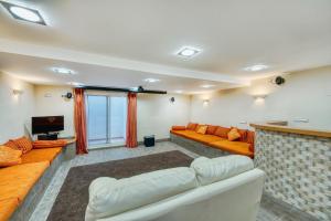 3068 Luxury Family Townhouse in Elviria, Marbella