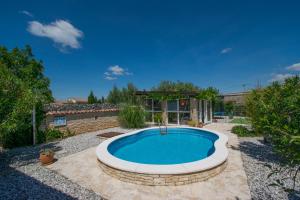 Arwen, Apartment with pool