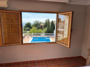 Villa Aroha - Huge Villa, Sea Views & 2 pools