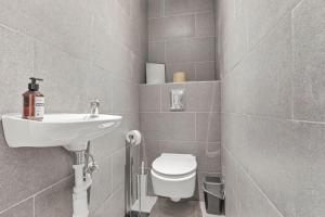 AH Family Vilova AC and Free Parking