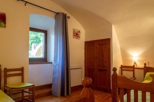 Maisons de vacances Gites de france 4 personnes a mazel bouissy : photos des chambres