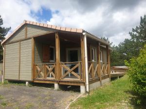 Campings CAMPING MUNICIPAL LA SAPINETTE : Chalet 2 Chambres