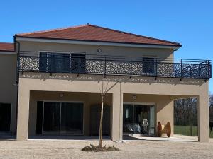 Appartement avec terrasse, proche des 1000 étangs, chapelle Le Corbusier
