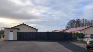 Appartement avec terrasse, proche des 1000 étangs, chapelle Le Corbusier