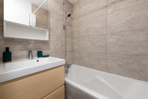 Appartements Studio Proche Port Terrasse et Wifi : photos des chambres