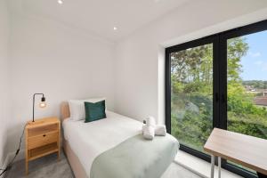 Spacious 3bd l Family Home