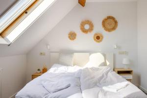 Family friendly guest room with AC and free street parking