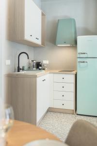 Daphni Premium Apartment - Peaceful Veranda Stay in Tinos Old Town