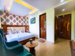 M S Resort Dalhousie, Near mall road Gandhi Chowk Dalhousie