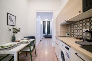 Cosy Corner - Csengery Street