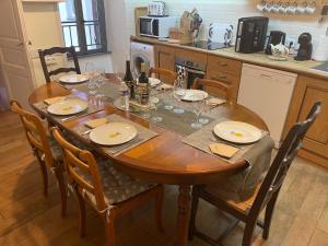 Chez Dizjon, A Stunning Canalside Property