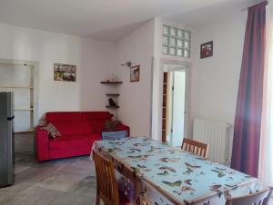 5 Terre Italian Delight Red