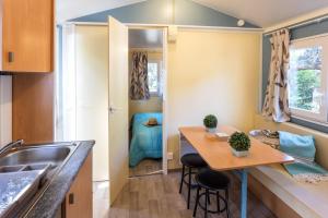 Campings Camping La Palmeraie : photos des chambres