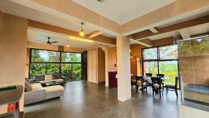 Elephant House Luxury Villa with Curve Pool-Colossal Garden-Panoramic View