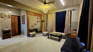 Elephant House Luxury Villa with Curve Pool-Colossal Garden-Panoramic View