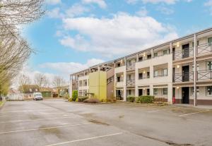Hotels B&B HOTEL Lens Noyelles-Godault : photos des chambres