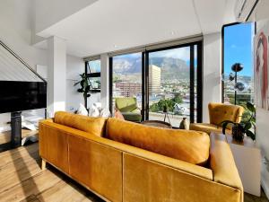 Luxury Penthouse Loft with 300 degrees Cityscape Views