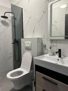 One-Bedroom Deluxe Apartment 2