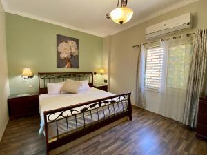 New Cairo 3BR Villa Garden & Prime Location By Best of Bedz