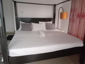 Seaview Sunset Sips serviced apt-nyali