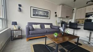 Acogedor y Hermoso Depto de 1D a Pasos Del Mar Con Estacionamiento Techado