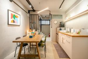 Rare Bangkok Townhouse Perfect for Groups, 8 mins to Train
