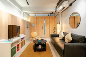 Rare Bangkok Townhouse Perfect for Groups, 8 mins to Train