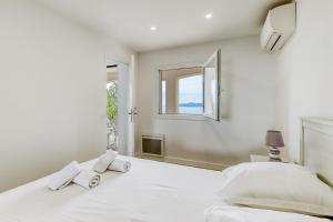 Bright apartment with terrace and sea view Le Lavandou