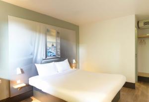 Hotels B&B HOTEL Pontault Combault : photos des chambres
