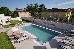 Venti apartments with swimming pool and private parking