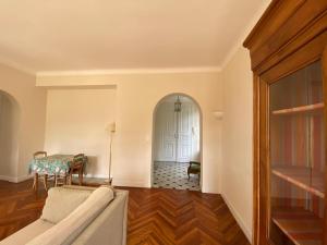 PALMERAIE - Magnifique appartement dépoque avec Vue Mer 4 personnes avec terrasse Le Port Nice