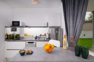 Venti apartments with swimming pool and private parking