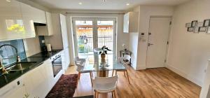 Elliot Ensuite Double Room