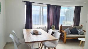 Confortable, céntrico, frente al lago