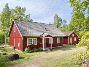 Holiday Home Skärvudde Villan by Interhome