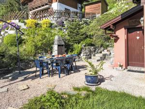 Chalet Le Boletus by Interhome