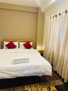 Yogis Heritage in Patan-Beautiful Balcony Room