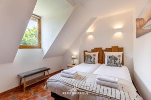 Villas Eva Home - Magnificent villa with Garden - Honfleur 10 Pax : photos des chambres