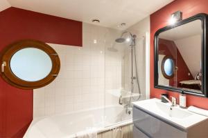 Villas Eva Home - Magnificent villa with Garden - Honfleur 10 Pax : photos des chambres